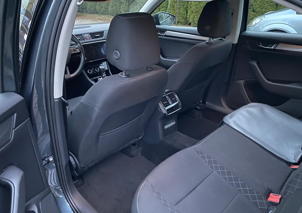 Skoda Superb cena 72900 przebieg: 208500, rok produkcji 2020 z Wołomin małe 154